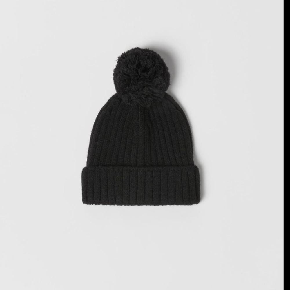 Zara baby Black Knit Pom-Pom Beanie